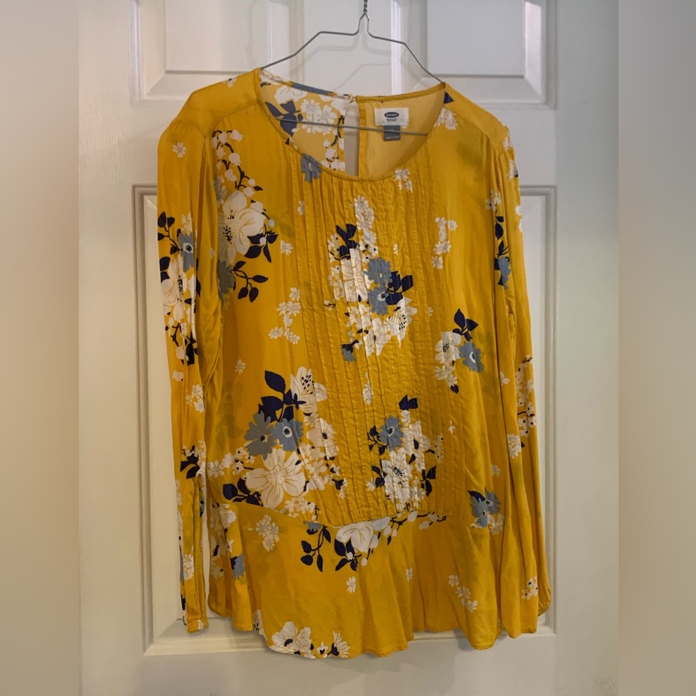 Lightly worn flowing blouse bright and sunny